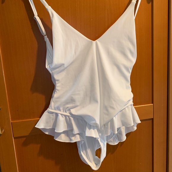 Nasty Gal Alina Swimsuit - Picture 5 of 7